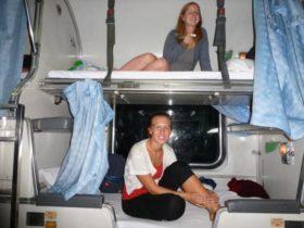 绝对值得一坐的清迈到曼谷的火车2等卧,还省了酒店住宿!