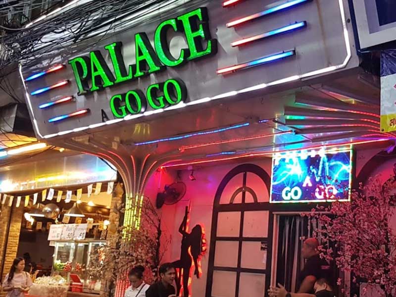 芭提雅步行街颜值酒吧pattaya-Palace-Agogo